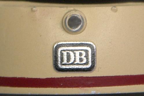 Aangebracht DB-logo op de kop van de BR103