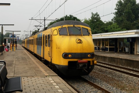 Dubbele Plan V richting Hoorn-Kersenboogerd, trein 3324