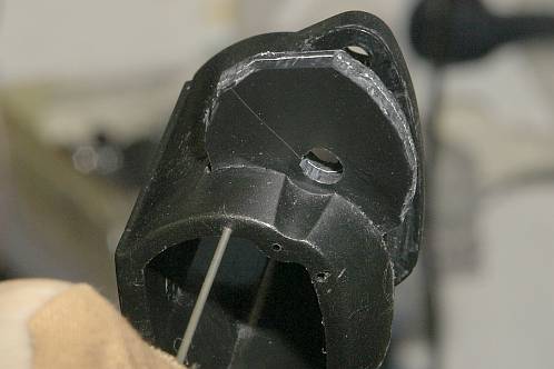 Ingelijmd stuk styreen in statiefklem, inclusief eerste wapenings-pin