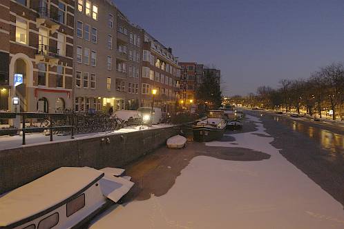 Sneeuwval in de Marnixstraat Amsterdam op 3 februari 2012