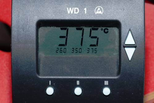 Een weer werkende Weller WD 1 met alle digits in het LCD weer leesbaar