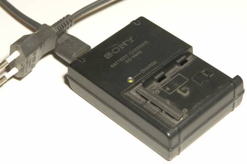 De Sony BC-VM10 acculader voor de werkzaamheden